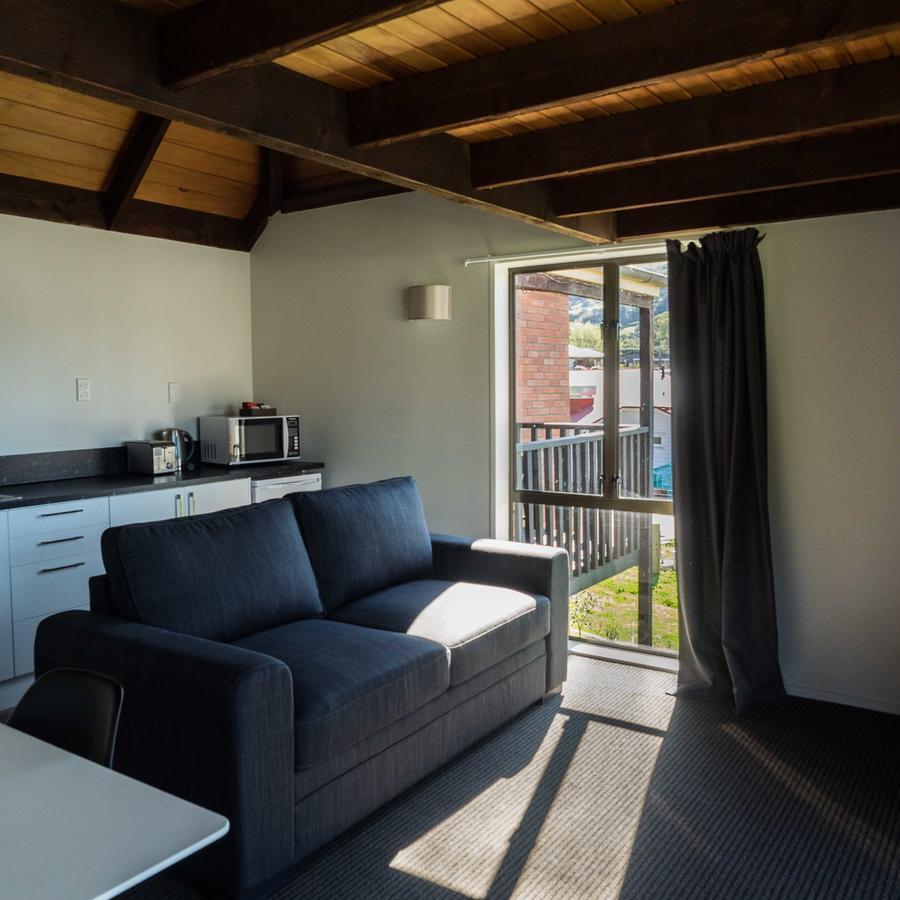Duvauchelle Seaside Motel Екстер'єр фото