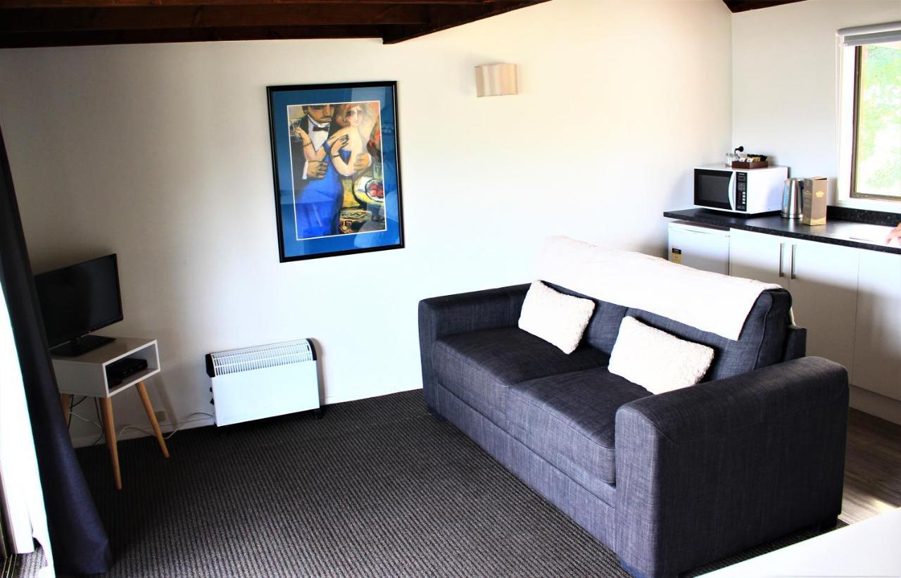 Duvauchelle Seaside Motel Екстер'єр фото
